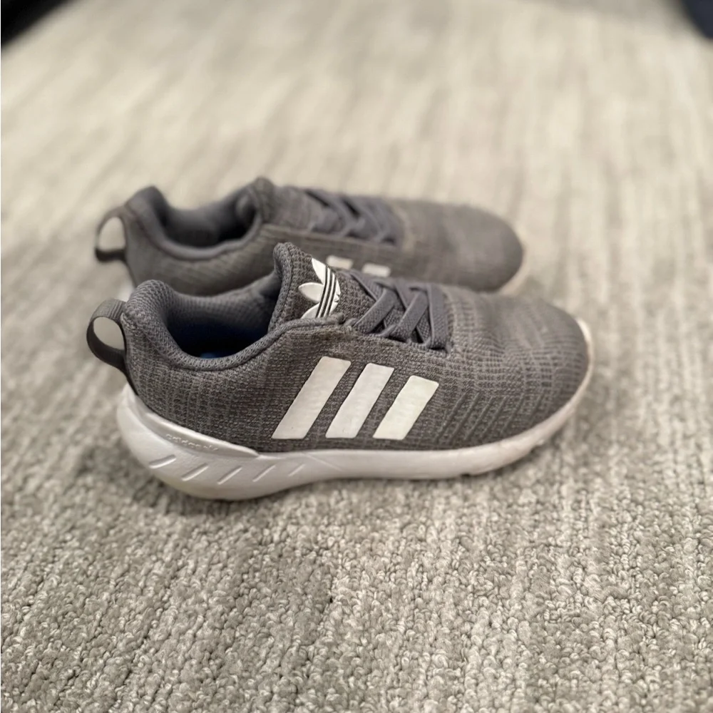 adidas boys swift
